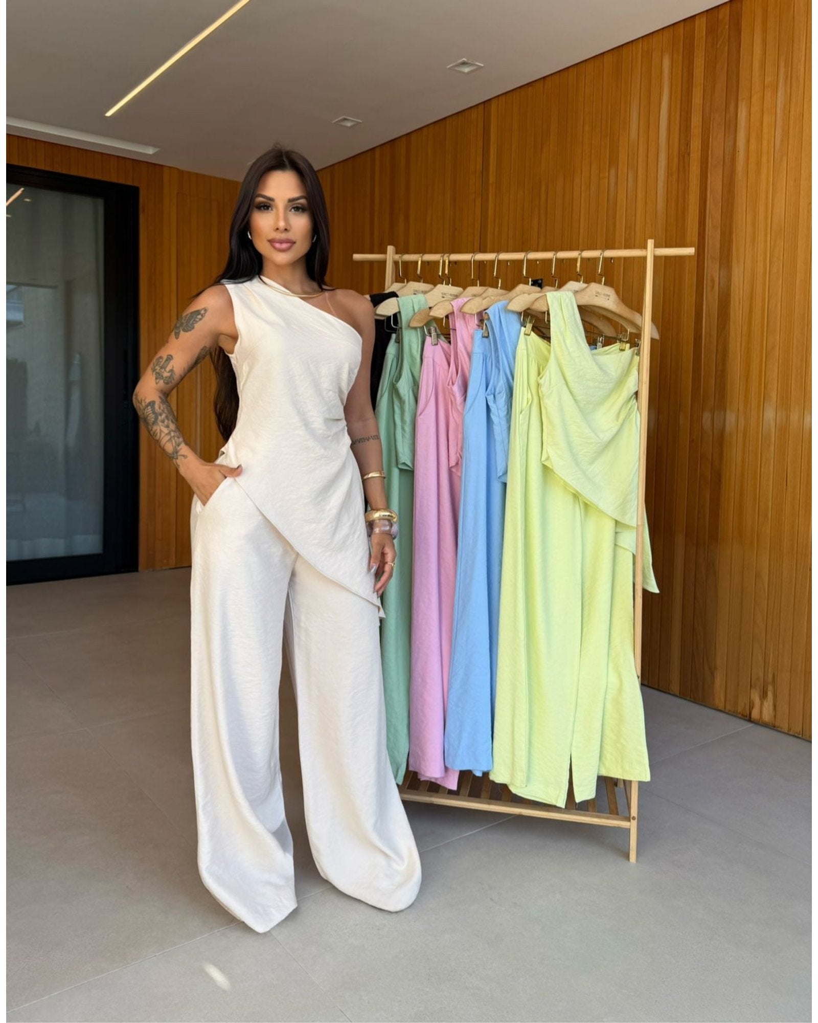 Conjunto Thais
