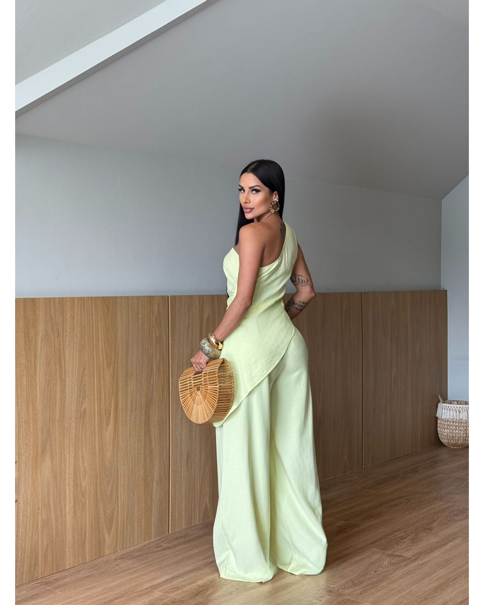 Conjunto Thais